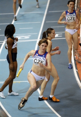Zuzana Hejnová vbíhá do posledního úseku.