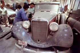 První auto dorazilo do Nepálu z třetí říše.