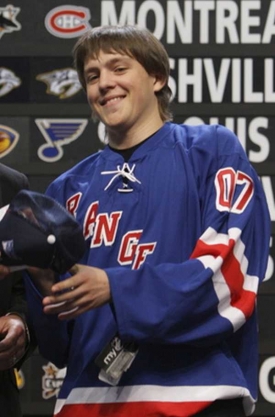 Čerepanova si v draftu v roce 2007 vybrali Rangers.