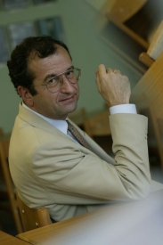 Prof. Cyril Höschl, oceněný za popularizaci vědy.