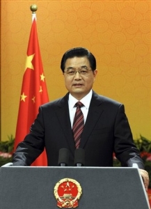Čínský prezident Chu Ťin-tchao a jeho komunisti pevně drží domácí média.