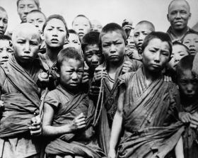 Tibeťané v padesátých letech minulého století.
