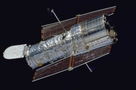 Hubbleův teleskop má poškozené gyroskopy, které ho stabilizují.