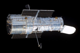 Hubbleův teleskop by v sobotu mohl po měsíci opět začít fungovat.