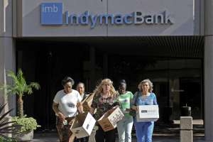Krach IndyMac vyvolal mezi investory obavy o zdraví dalších bank