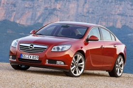 Evropským autem roku 2009 je Opel Insignia.
