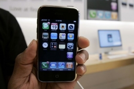 Technologie pohybu po internetu v iPhonu údajně porušuje cizí patent.