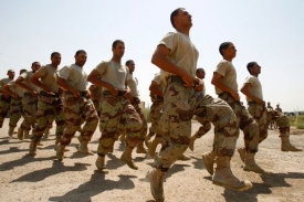 Nereálný kalkul? Bagdád míní, že jeho vojáci (foto) nahradí Američany.