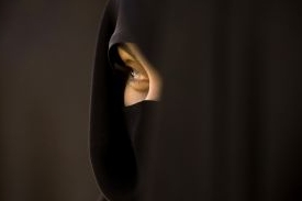 Zahalená šíitská žena z Íránu.