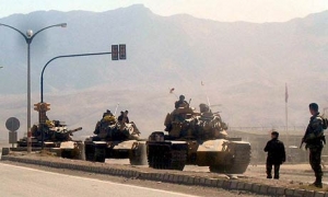 Turecké tanky na přesunu k turecko-irácké hranici.