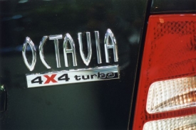 Detailní záběr na Škodu Octavia.
