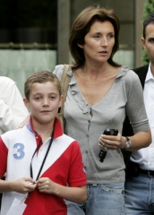 Cécilia Sarkozyová po zvolení svého muže prezidentem 2