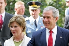 ilustrační foto: George Bush s manželkou