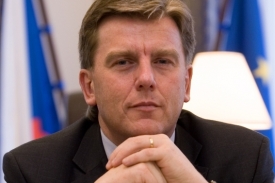 Předseda sněmovny Miloslav Vlček (ČSSD).
