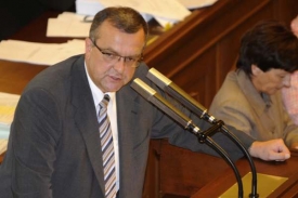 Ministr financí Miroslav Kalousek na schůzi Poslanecké sněmovny.