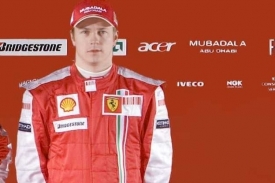 Kimi Räikkönen při prezentaci nového modelu závodního Ferrari.