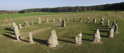 Megalitický kruhv Holašovicích.