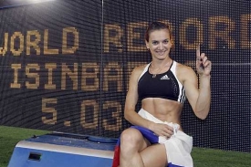 Ruská tyčkařka Jelena Isinbajevová, staronová světová rekordmanka.