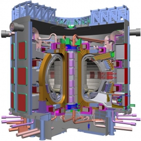 Na jihu Francie vzniká mezinárodním úsilím experimentální tokamak ITER