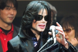 Michael Jackson plánuje návrat na pódia.