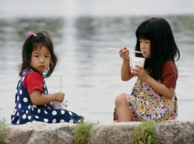 Japonské holčičky - ilustrační snímek.