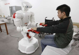 Nový hit. Robot Twendy-One je určen k pomoci starším v domácnosti.