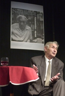 Bývalý předseda Obce spisovatelů Antonín Jelínek na snímku z roku 2001