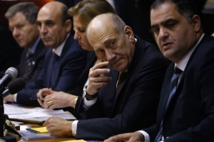 Izraelský premiér Ehud Olmert na jednání vlády.
