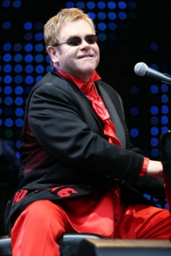 Zpěvák Elton John