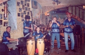 V klubu Bodeguita vystupuje skupina Pragasón často.
