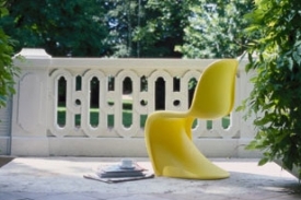 Židličky od designéra Vernera Pantona seženete na www.joy.cz.