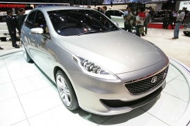 Společně s Pininfarinou chystá Tata luxusnější hatchback.
