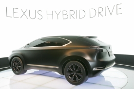 Lexus představil koncept velkého hybridu.