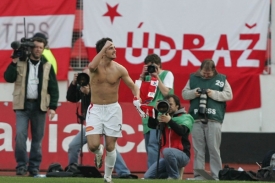 Hráč Slavie David Kalivoda se raduje ze svého gólu.