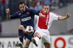 David Kalivoda (vlevo) proměnil penaltu a zařídil, že si Slavia velmi přiblížila historickému postupu do Ligy mistrů
