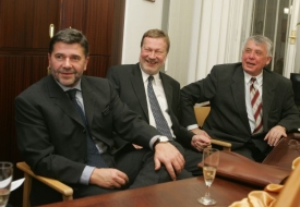 Diag Human zastupuje Jan Kalvoda (vlevo), exministr spravedlnosti.