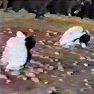 Kamenování mužů v Íránu roku 1991 (archivní snímek).