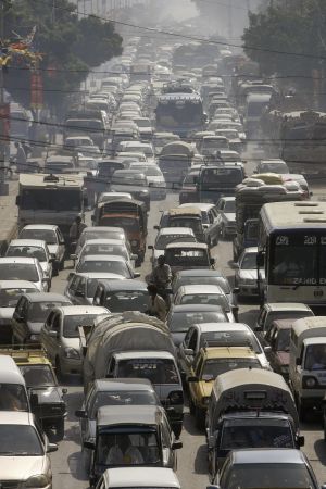 Dopravní chaos v Karáčí, srpen 2007