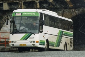 Slovenský autobus značky Karosa hoří na 218. kilometru dálnice D1.