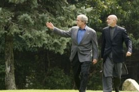 George Bush a Hamíd Karzáí