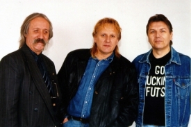 Zleva: Jaromír Šindelář, Oldřich Říha a 