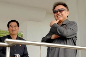 Kim Čong-il (vpravo)