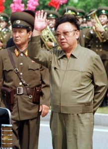 Kim Čong-il se na vojenské přehlídce již dlouho neukázal. Měl infarkt?