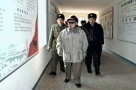 V říjnu se spekulovalo o ochrnutí levé části těla Kim Čong-ila.