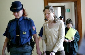 Matka týraných dětí Klára Mauerová dnes k soudu nepřišla.