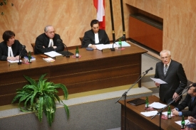 V&aacute;clav Klaus v &uacute;ter&yacute; přijel k &Uacute;stavn&iacute;mu soudu do Brna.