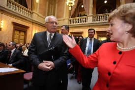 Prezident Václav Klaus přichází k Ústavnímu soudu.