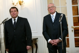 Prezident Václav Klaus a předseda ČSSD Jiří Paroubek.