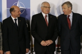 Václav Klaus na summitu NATO v Bukurešti.