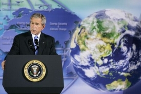 George Bush ve Washingtonu na konferenci o klimatických změnách.